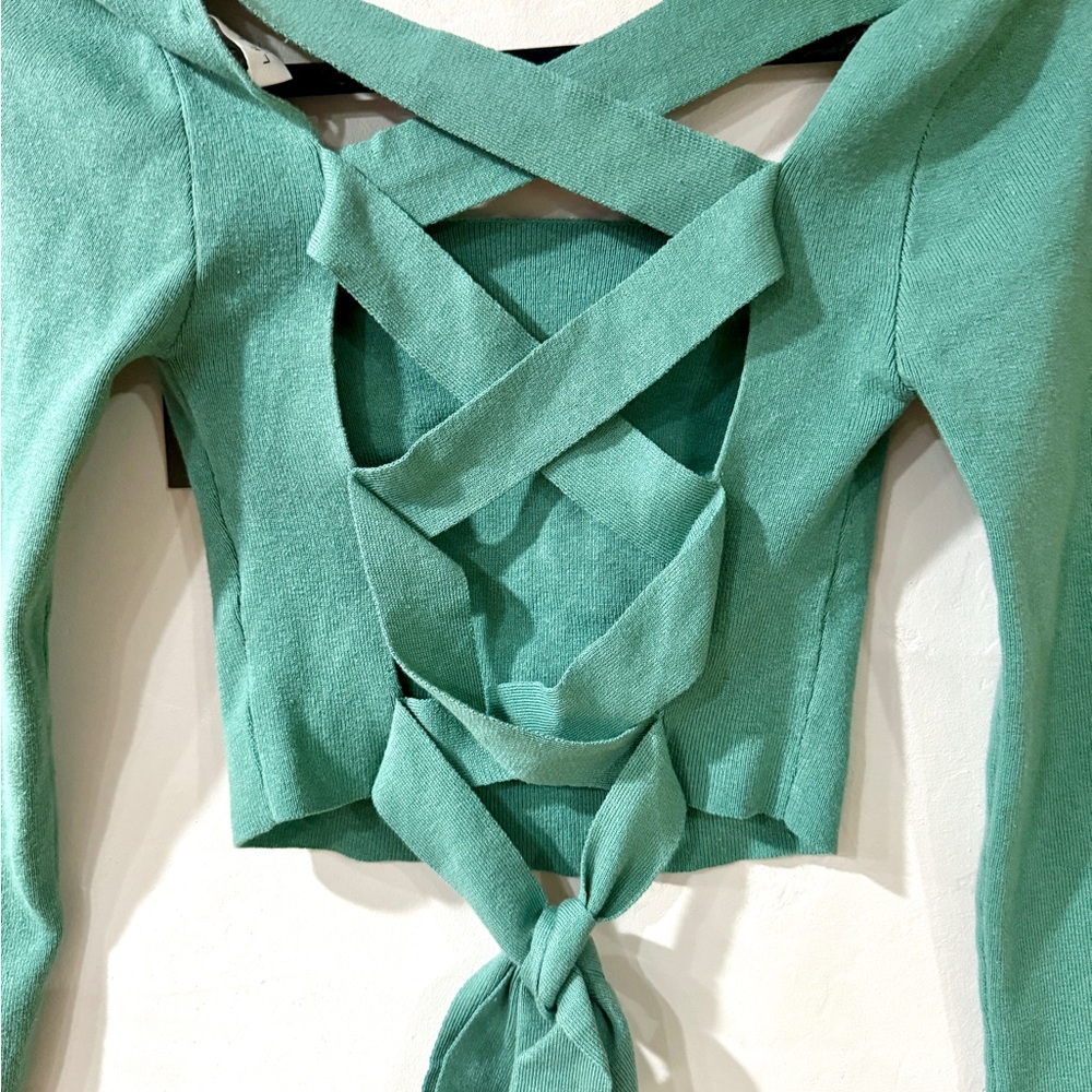 Brand new Le Lis Sage Crisscross Crop Top